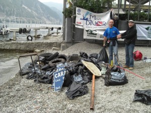 1225529365_Beach Clean UP 21-09-08 036